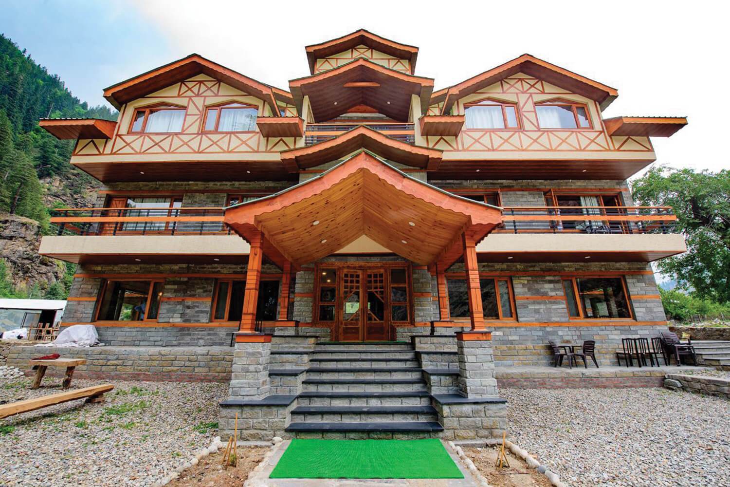 Hotel Batseri, Sangla