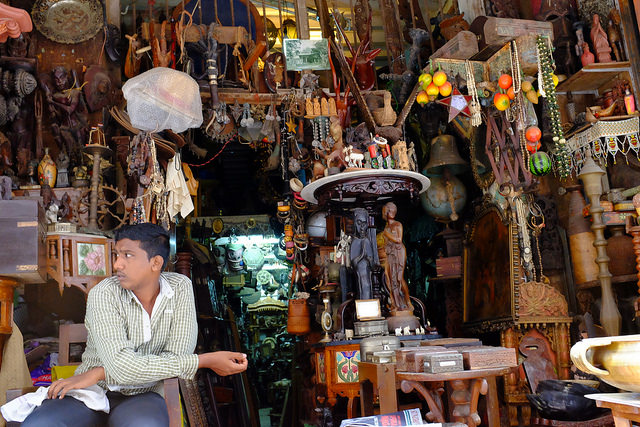 Vintage stuff, Best places to buy souveniers on a budget in India