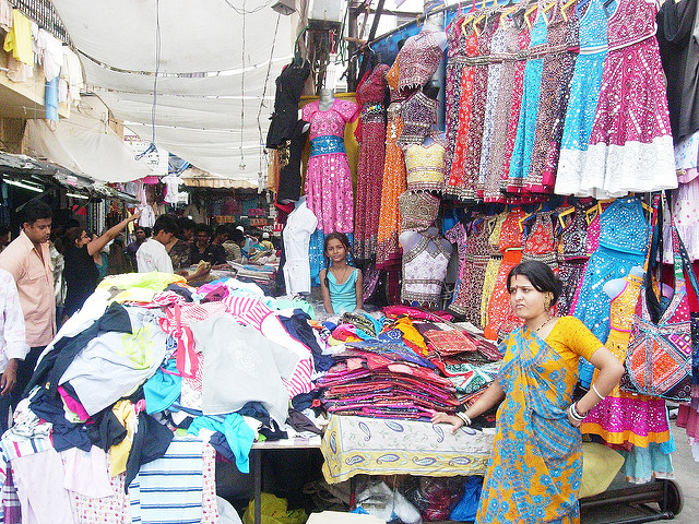 Street shopping in Mumbai