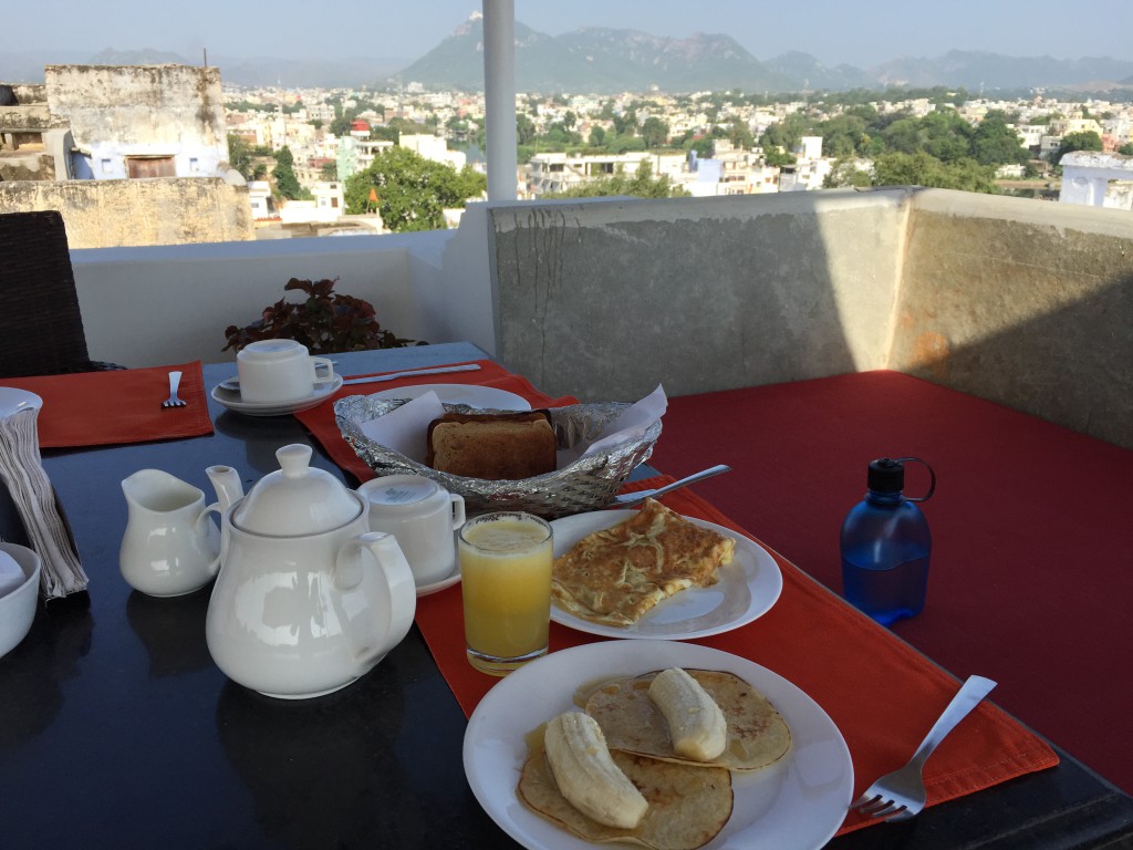 ramblinarium, rooftop breakfast at Madri Haveli. Live like a royal in Rajasthan