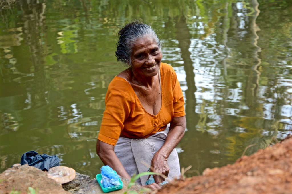 Kerala Backwaters, Backwaters_Woman_Laundry_1
