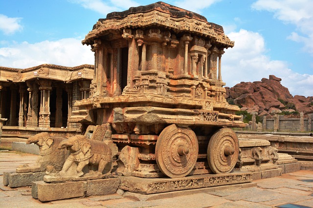 Stone Chariot Hampi, Getting to Hampi, Backpacking in Hampi