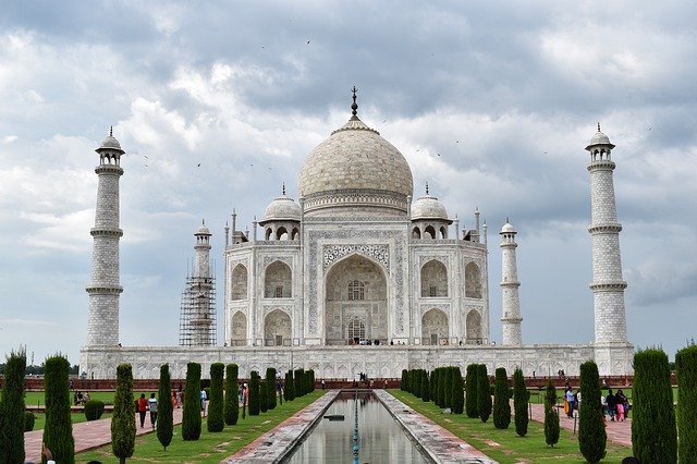 Taj Mahal, Seven wonders of the world, planning a backpacking trip to India