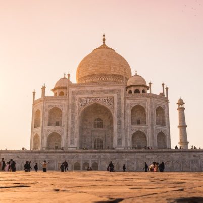 Taj Mahal, A practical guide to getting around Agra and activities and tours on offer