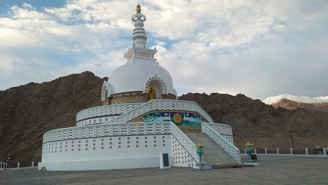 why visit leh ladkah