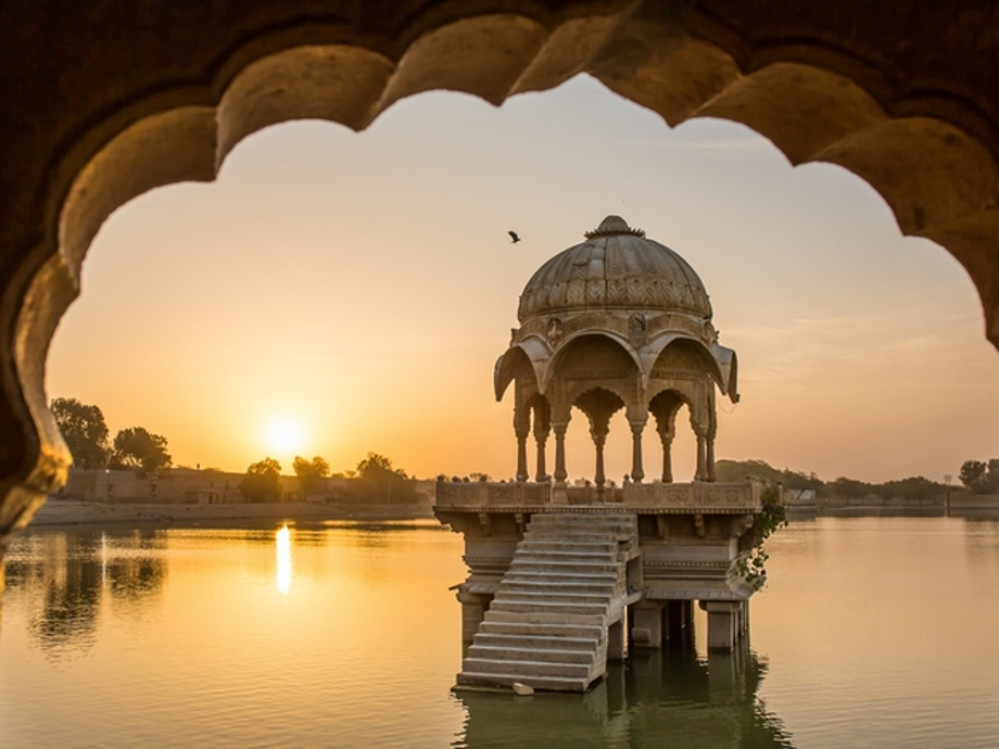 Gadi Sagar Lake in Jaisalmer, Unique experiences in India