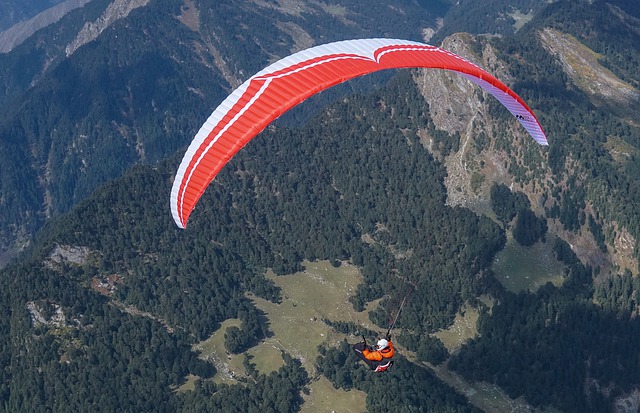 Paragliding in India