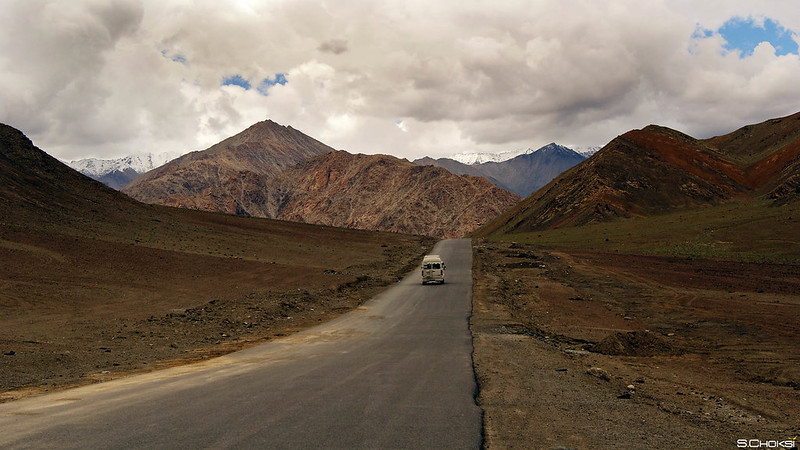 magnetic hill let in Ladakh 