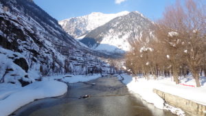 Skiing in Kashmir in January