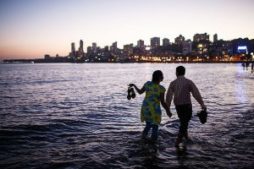 mumbai, marine drive, couple in india