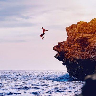 cliff jumping in hampi