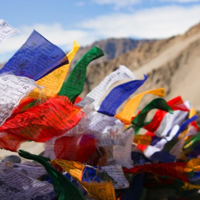 how to visit leh ladakh from delhi