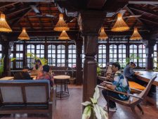 best hostels in india for foreigners